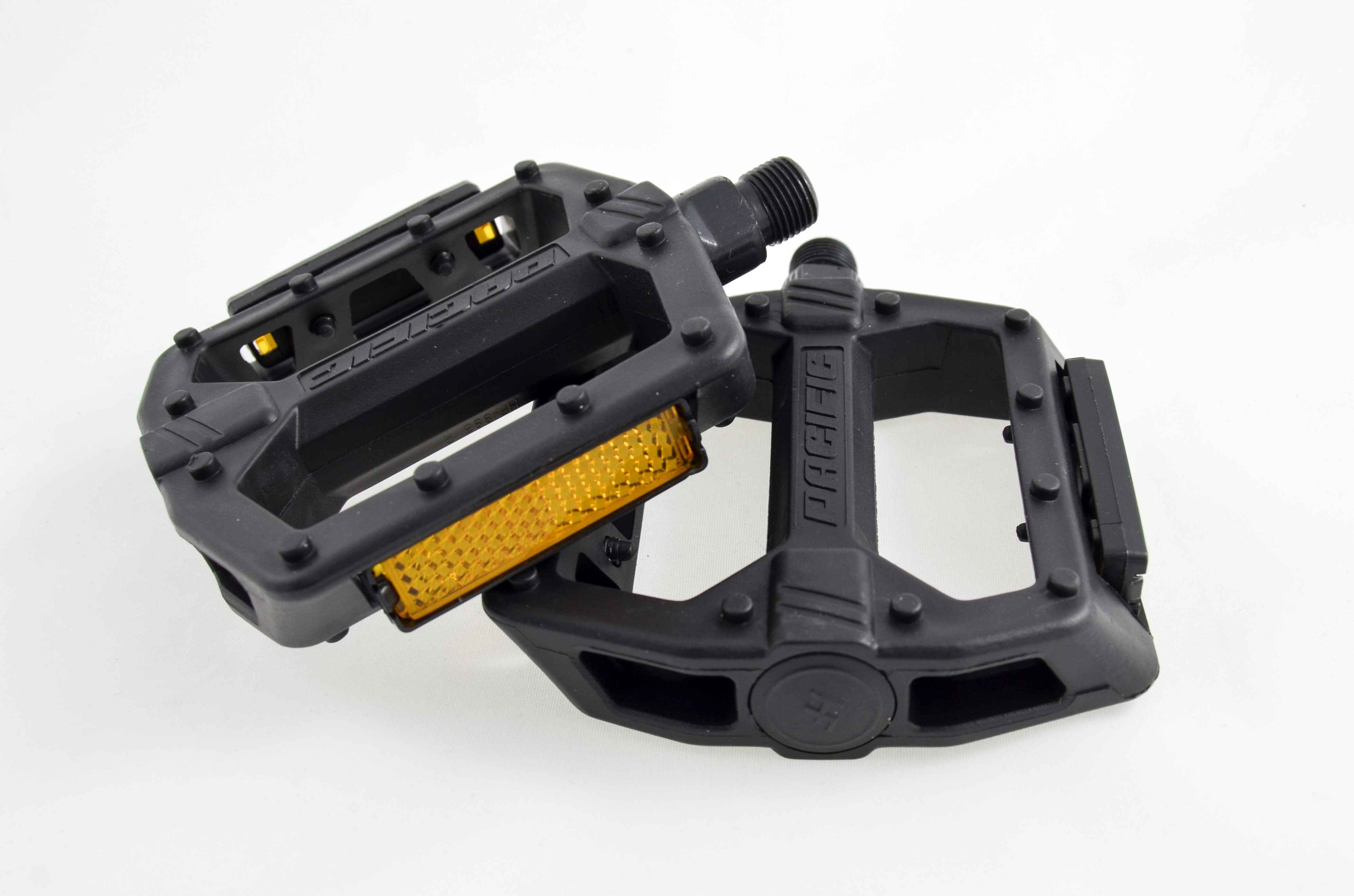 PEDALES DE BICICLETA 10x9,5CM , SISTEMA DE RODAMIENTO DE BOLAS MTB/BMX. NYLON