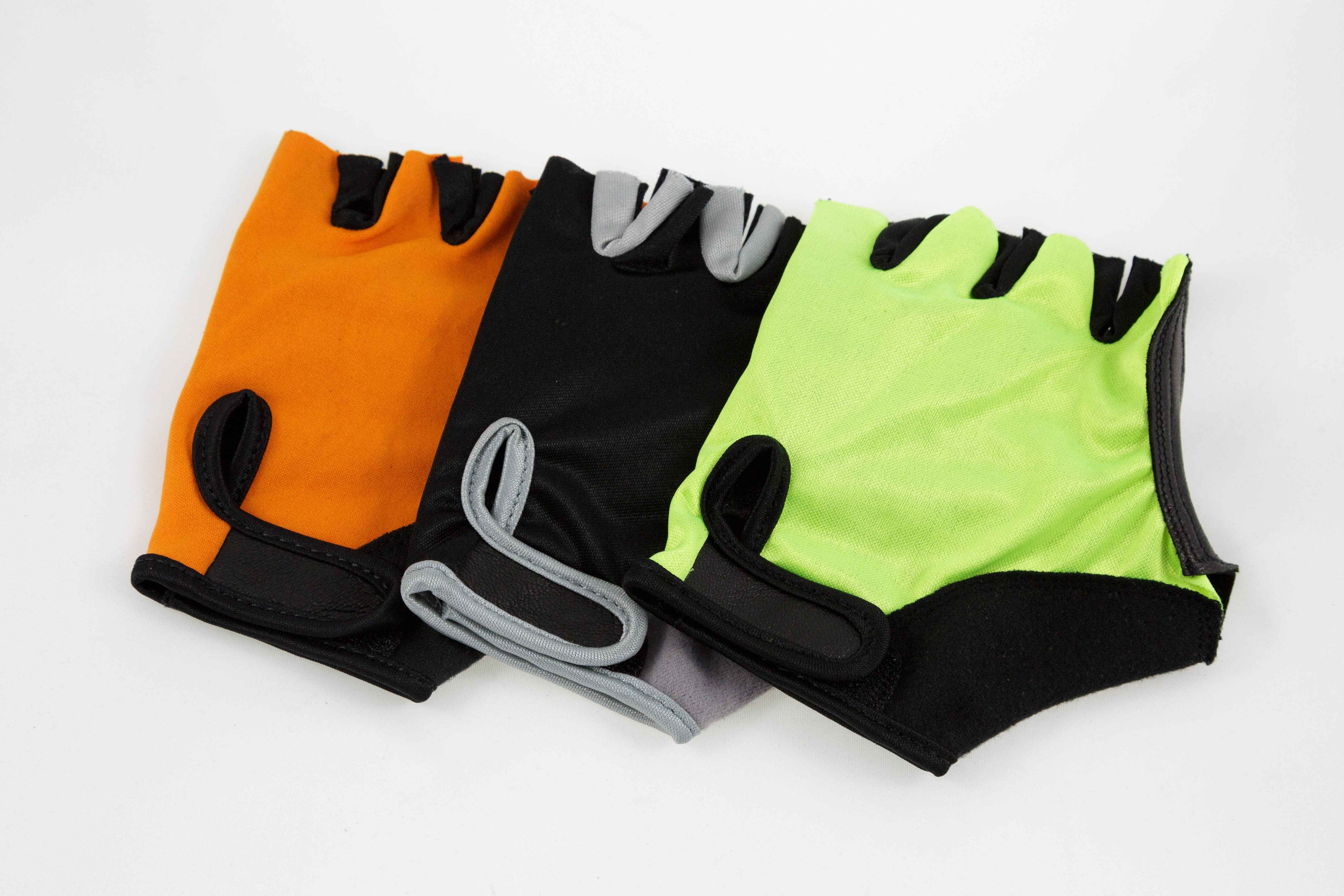 PAR DE GUANTES PARA ADULTOS DE POLYESTER CON ASPECTO DE CUERO. TALLA: S