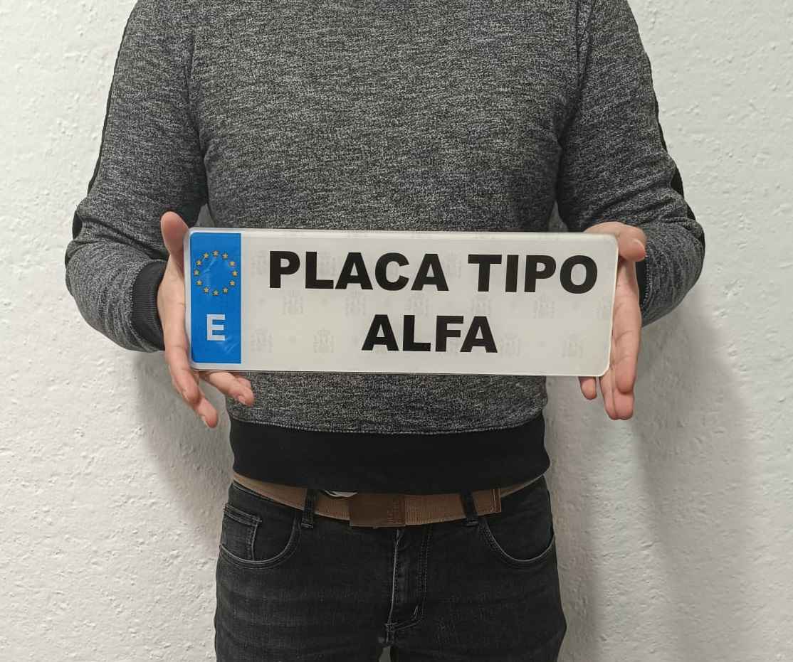 Placa de matrícula acrílica - Tipo Alfa - 340 x 110 mm - homologada