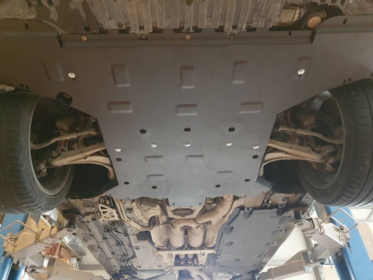 Cubre cárter metálico Audi A8 (2010-2017) a medida