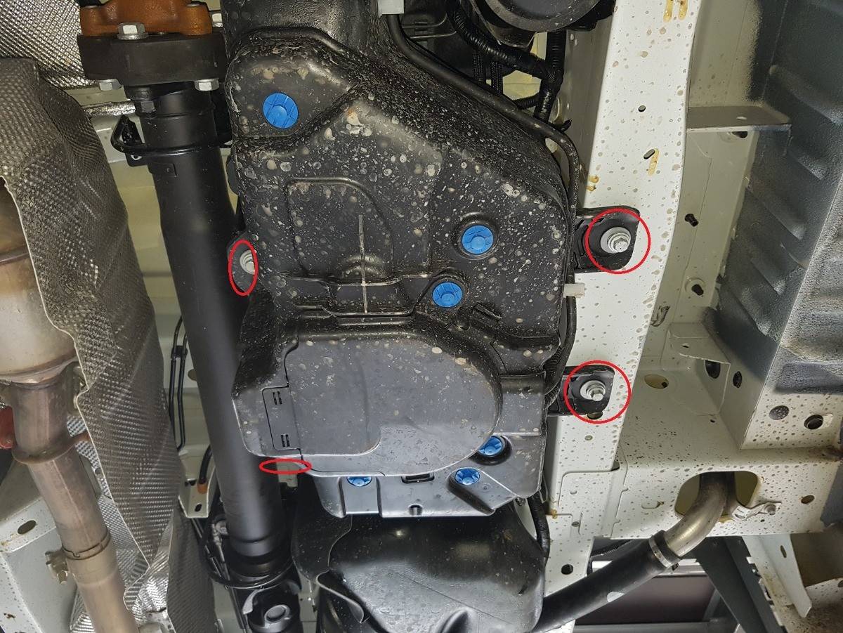 Protección del Depósito de Adblue Ford Transit "08.061BLU" (2013-2019)