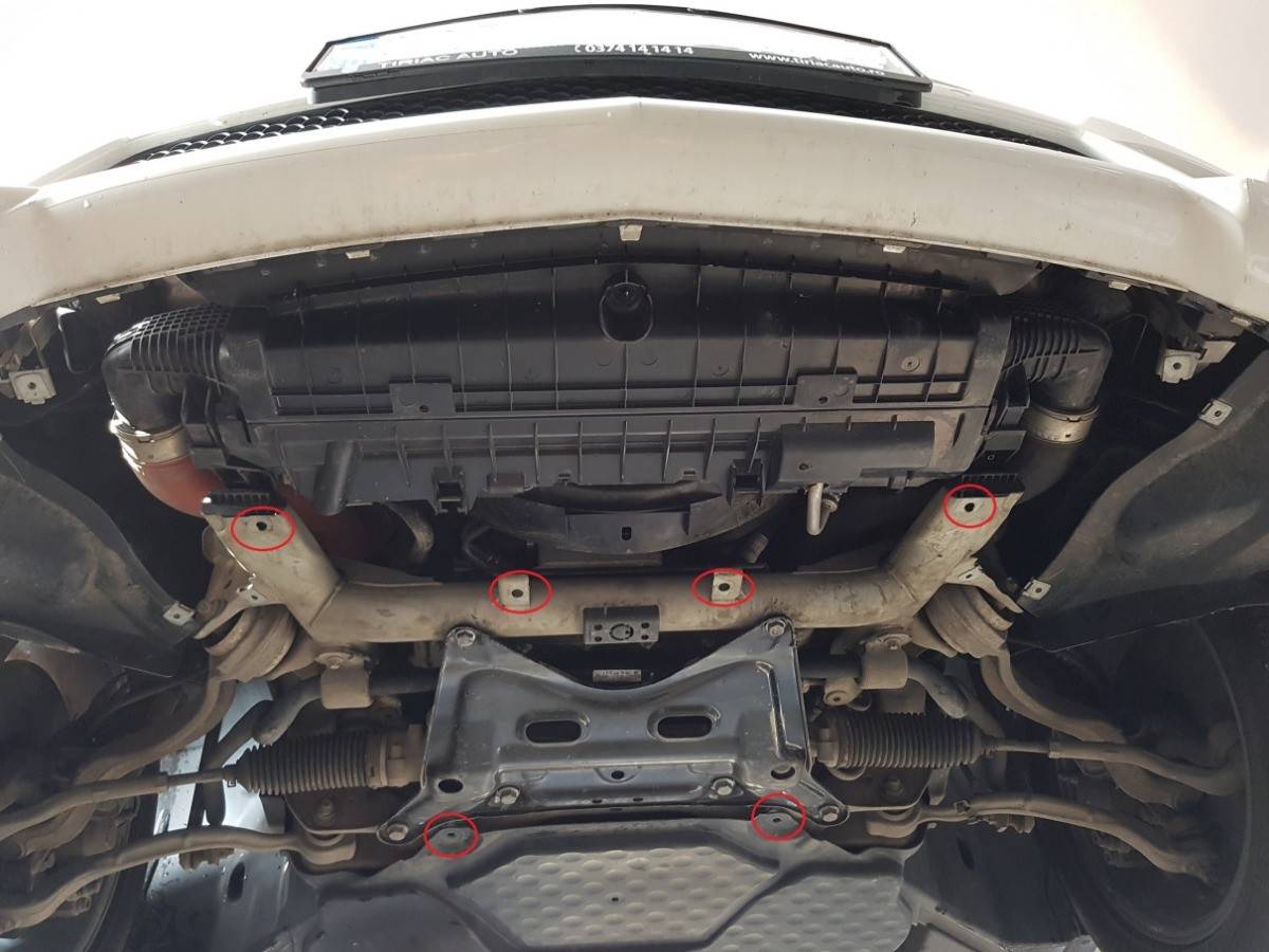 Cubre cárter metálico Mercedes Clase E W212 (2009-2016) a medida