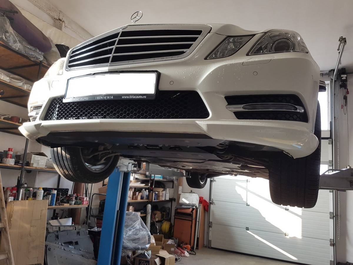 Cubre cárter metálico Mercedes Clase E W212 (2009-2016) a medida