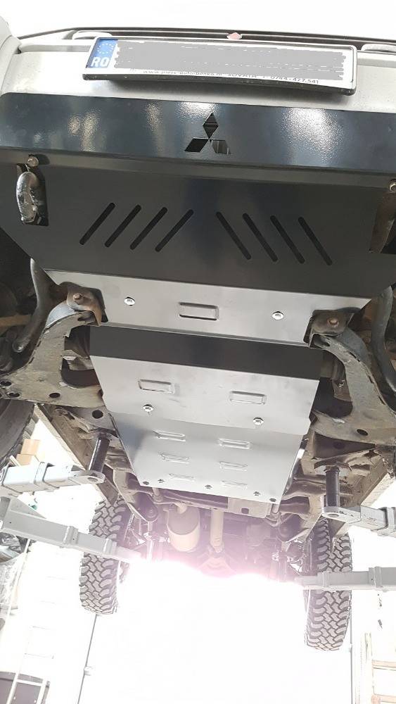Cubre cárter metálico Mitsubishi Montero 3 (V60, V70) (1999-2007) a medida