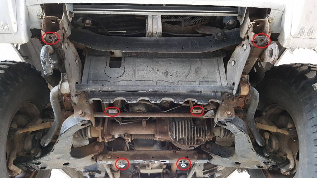 Cubre cárter metálico Mitsubishi Montero 3 (V60, V70) (1999-2007) a medida