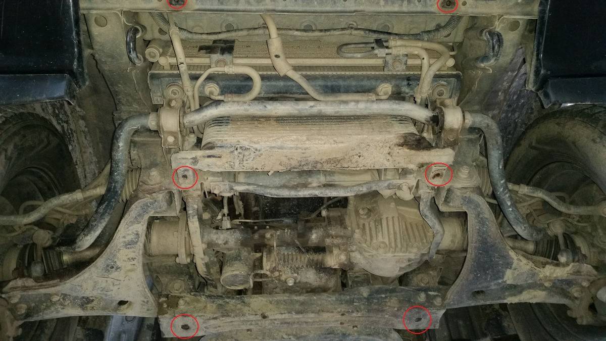 Cubre cárter metálico Mitsubishi Pajero 4 (V80, V90) (2007-2022) a medida