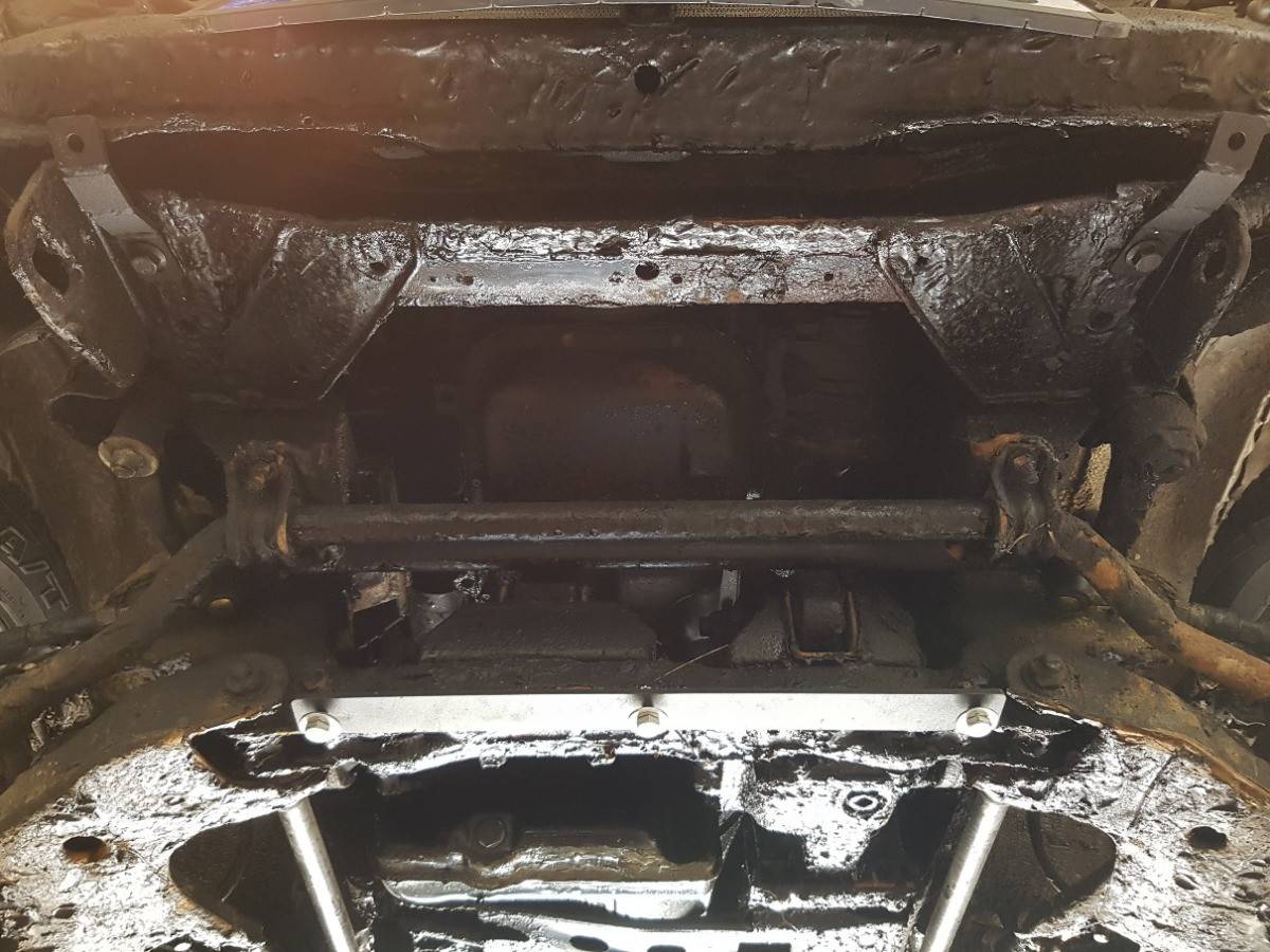 Cubre cárter metálico Nissan Terrano II (1992-2007) a medida