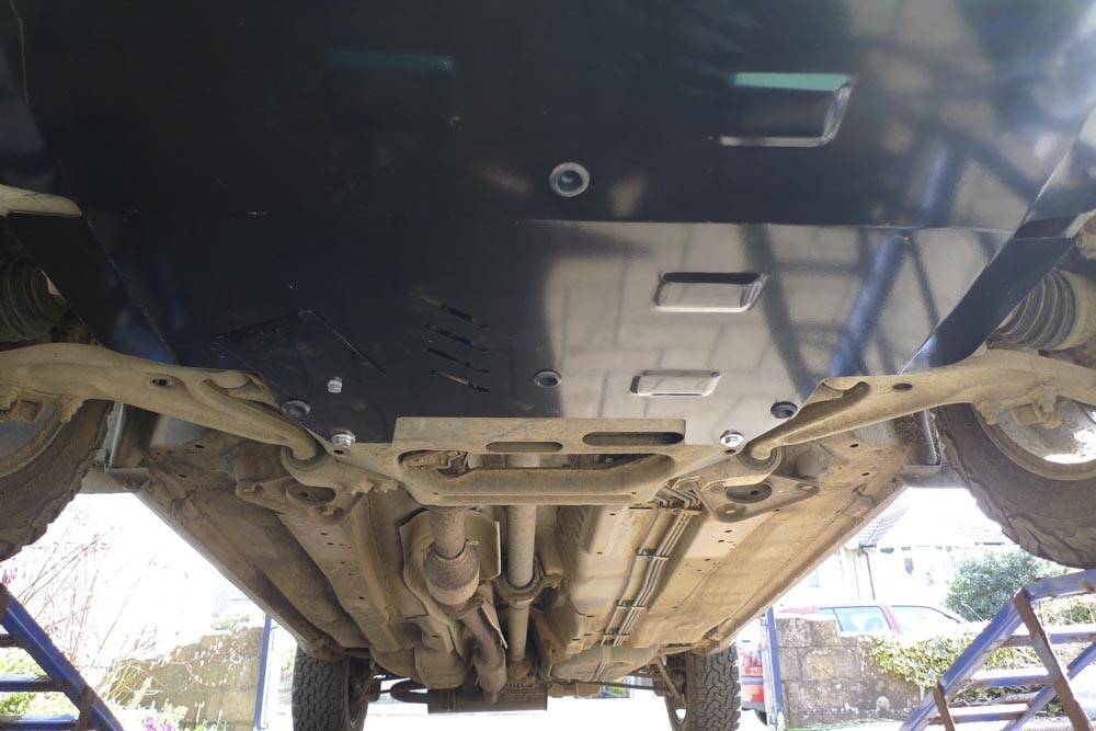 Cubre cárter metálico Nissan X-Trail T30 (2001-2007) a medida
