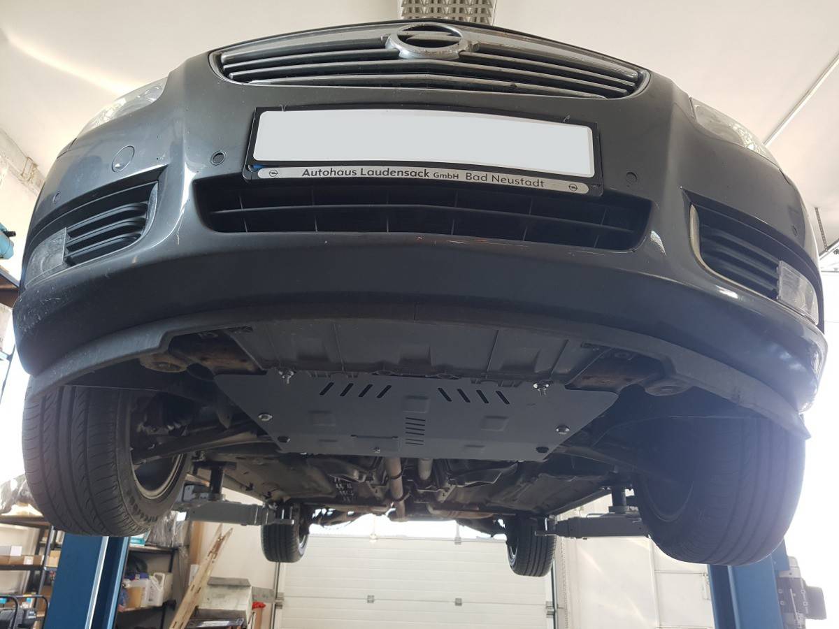 Cubre cárter metálico Opel Astra J sedán (2013-2020) a medida