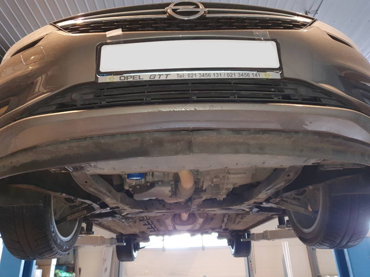 Cubre cárter metálico Opel Astra K (2015-2022) a medida
