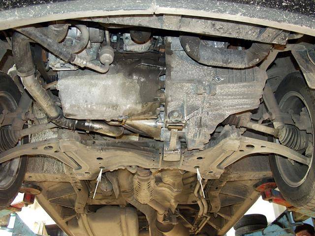 Cubre cárter metálico Seat Alhambra (1999-2010) a medida