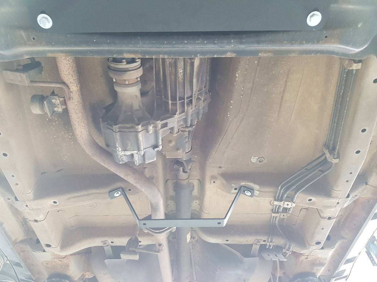 Cubre cárter metálico Suzuki Grand Vitara 2 (2005-2019) a medida