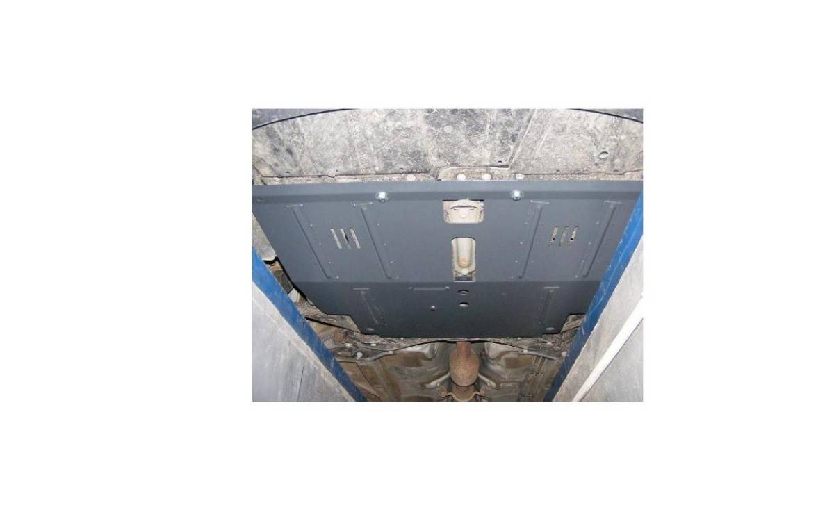 Cubre cárter metálico Toyota Avensis (2003-2008) a medida