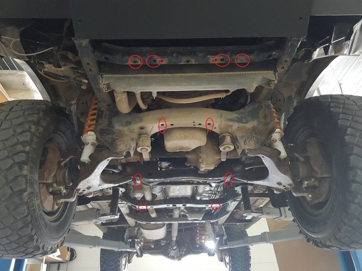 Cubre cárter metálico Toyota Land Cruiser J90 (1995-2002) a medida