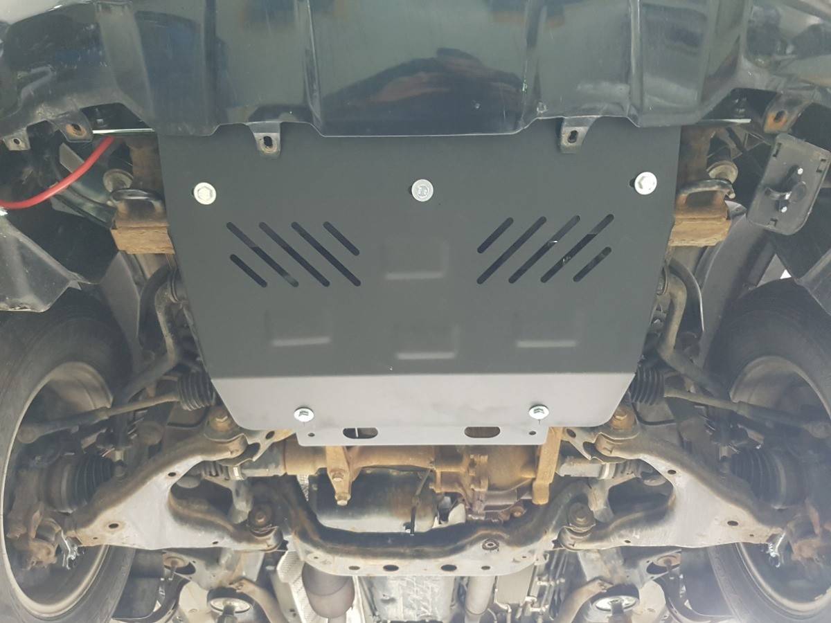 Cubre cárter metálico Toyota Land Cruiser J120 (2002-2009) a medida