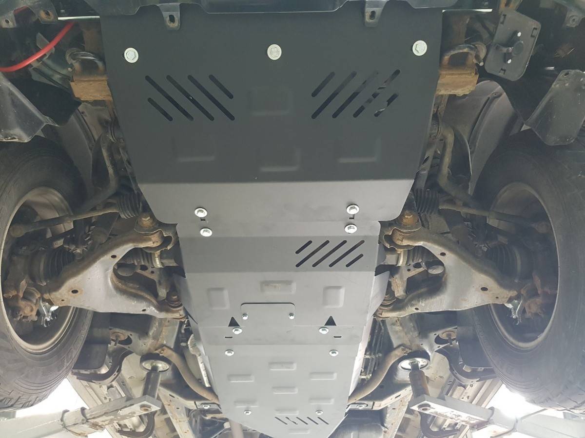 Cubre cárter metálico Toyota Land Cruiser 150 (2009-2022) a medida