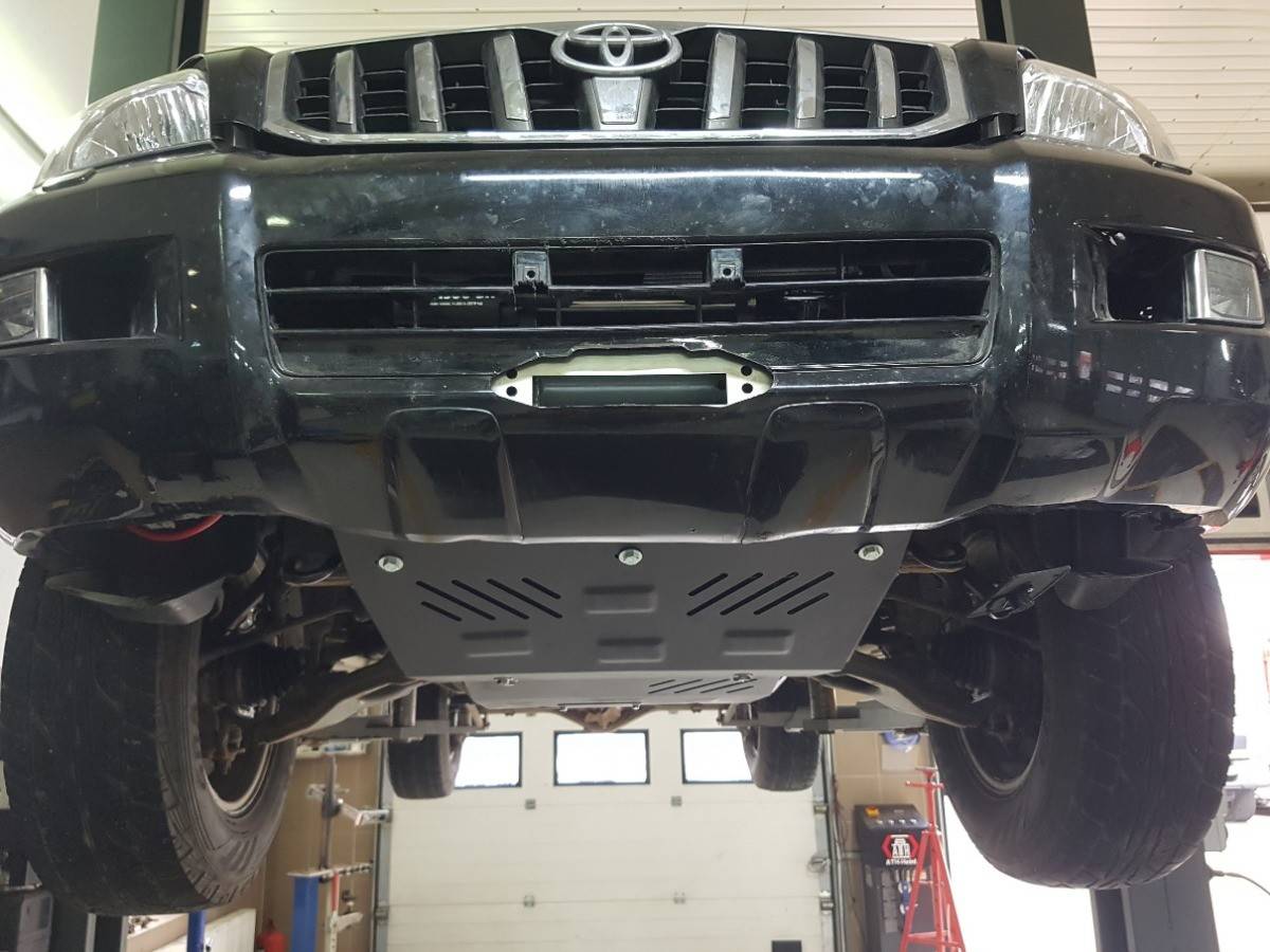 Cubre cárter metálico Toyota Land Cruiser 150 (2009-2022) a medida