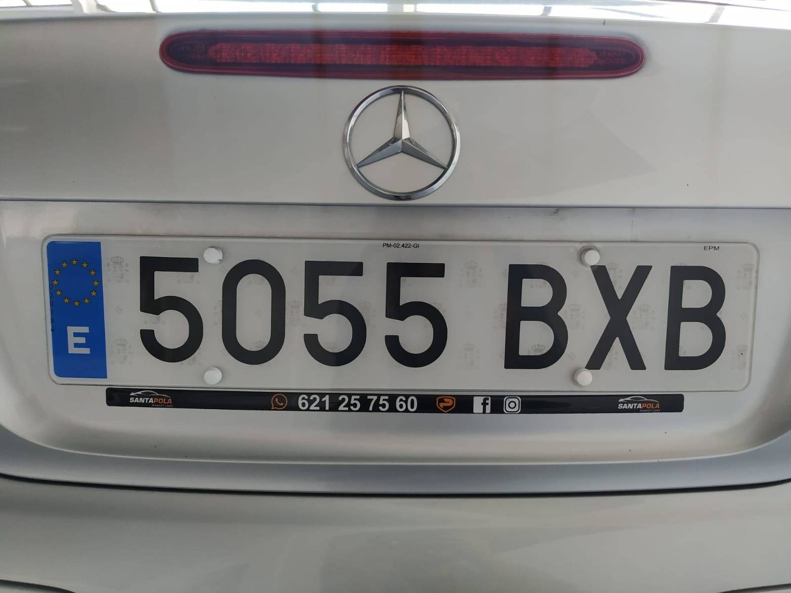 Tira de resina bajo matrícula personalizada