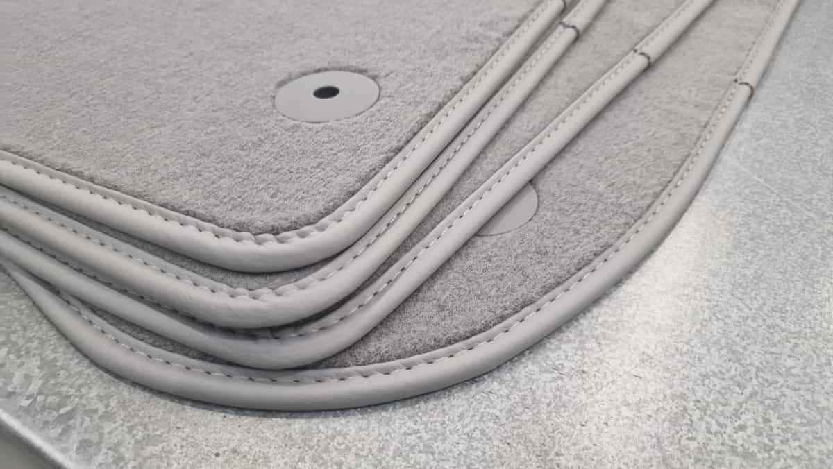 Alfombrillas de moqueta Alfa Romeo 155 (1992-1998) a medida - Ellegance
