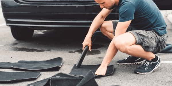 Cómo limpiar las llantas del coche